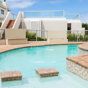 https://modern-seaview-apartment.port-elizabeth-hotel.com